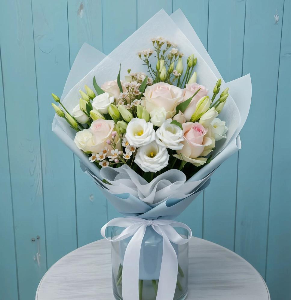 Букет цветов из: Розы и Лизиантусы в Павлищево