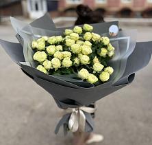 Букет Белые кустовые розы Солинеро в Павлищево