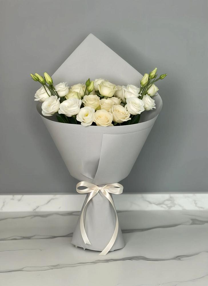 Букет цветов из: Розы и Лизиантусы в Павлищево