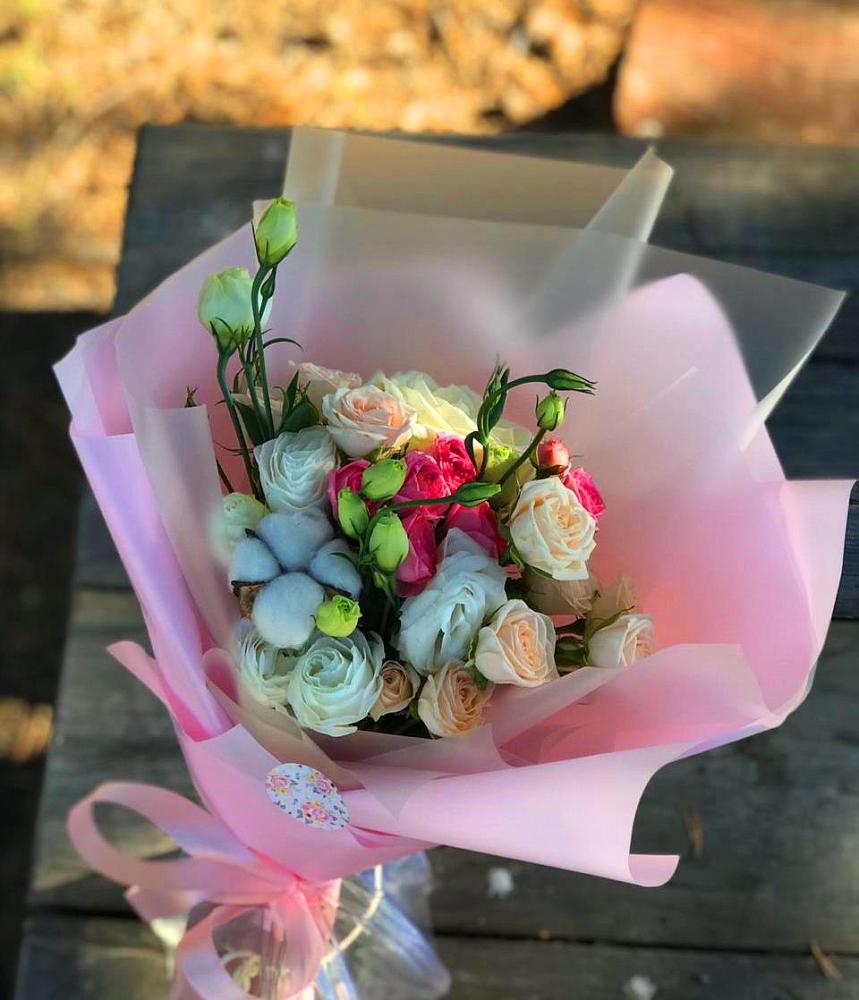 Букет цветов из: Розы и Лизиантусы в Павлищево