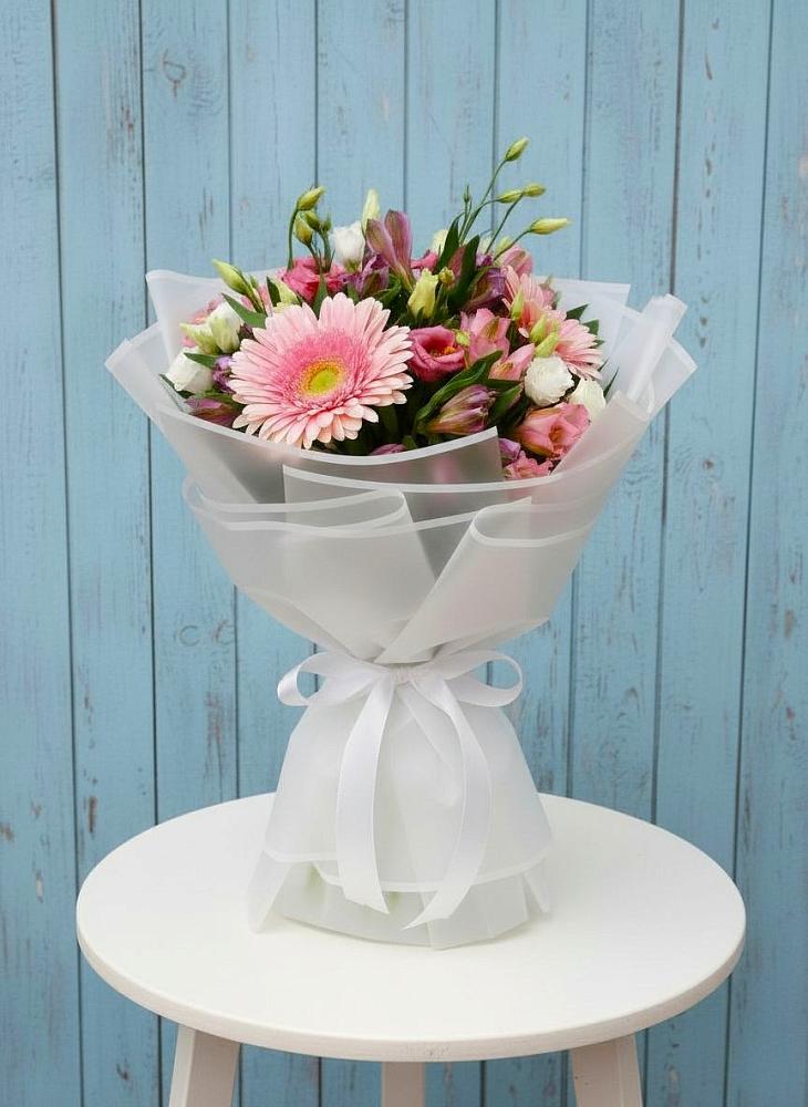 Букет цветов из: Герберы, Альстромерии и Лизиантусы в Павлищево