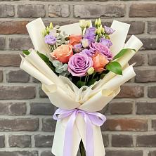 Букет цветов из:  Лизиантусы и Розы в Павлищево