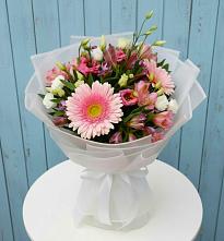 Букет цветов из:  Герберы, Альстромерии и Лизиантусы в Павлищево