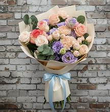 Букет цветов из:  Розы, Лизиантусы и Гвоздики #REPLACE_PRED# Павлищево